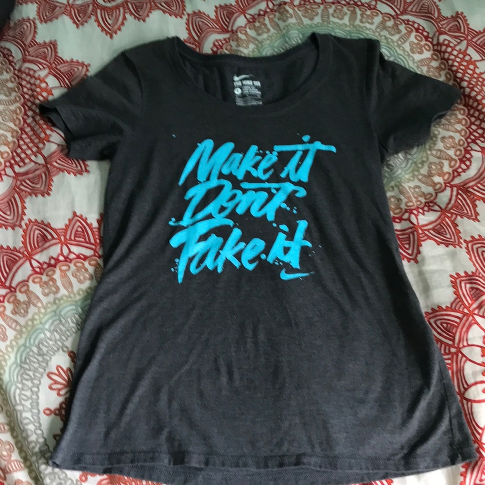 Nike tshirt